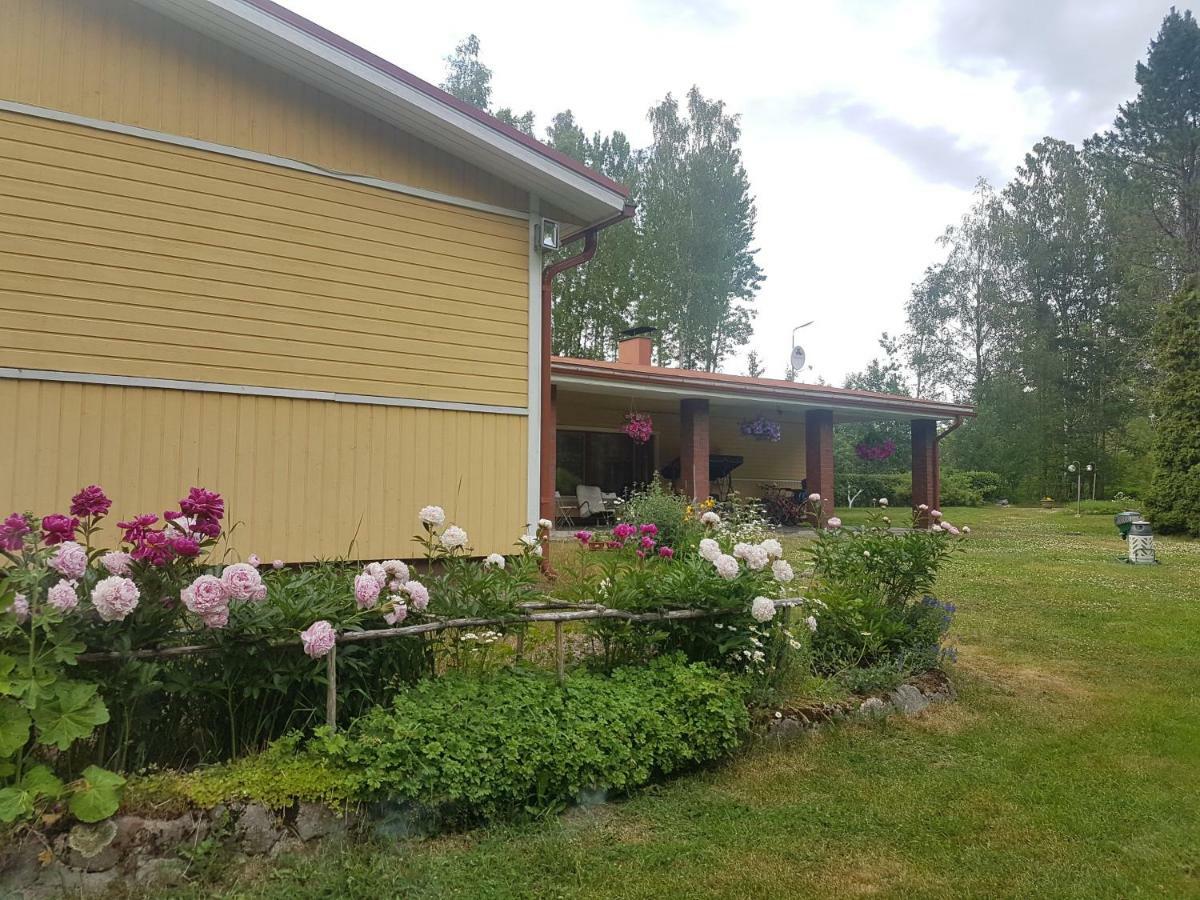 Pyhtaeae Garden Villa Pyhtaa Exterior photo